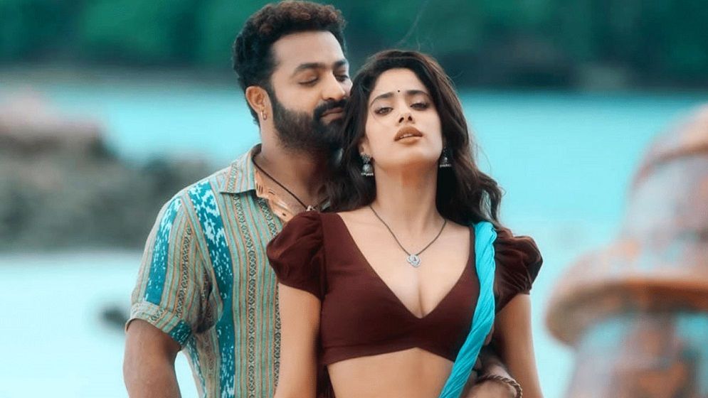 সিনেমায় রসায়ন দেখে ভক্তের মৃত্যু! (ভিডিও)