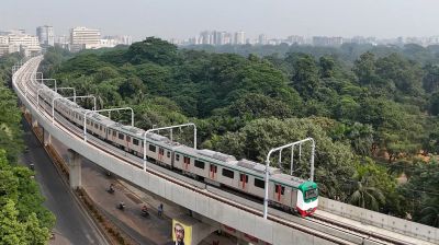 হঠাৎ মেট্রোরেল চলাচল বন্ধ