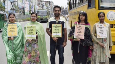 সড়ক সংস্কারে নিরাপত্তা আইনের দাবি তরুণদের