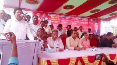 বহিঃশক্তি শকুনের মতো শিল্প কলকারখানায় থাবা দেয়ার চেষ্টা চলছে