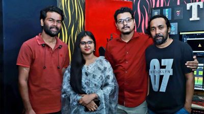 জসিম উদ্দিন আকাশের কথায় গাইলেন বর্ণালী-টুটুল 