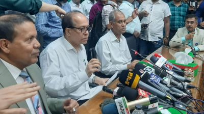 অবশেষে পদত্যাগ করলেন সিইসিসহ পূর্ণ কমিশন 