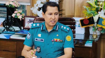 বিপ্লব কুমারের দেশ ছাড়ার গুঞ্জন, কলরেকর্ড ফাঁস
