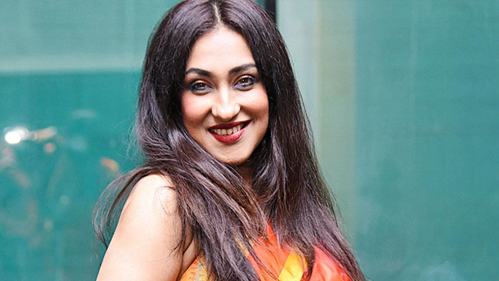আরজি কর কাণ্ড: জনরোষের মুখে পালিয়ে গেলেন ঋতুপর্ণা