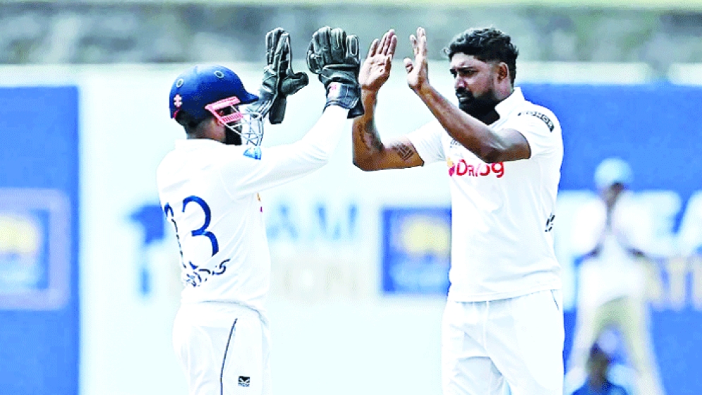কিউইদের হারিয়ে তিনে উঠল লঙ্কানরা