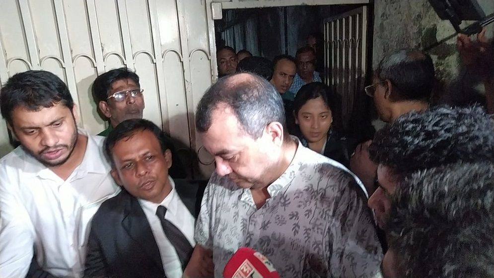 কারামুক্ত হলেন সাবের হোসেন চৌধুরী 