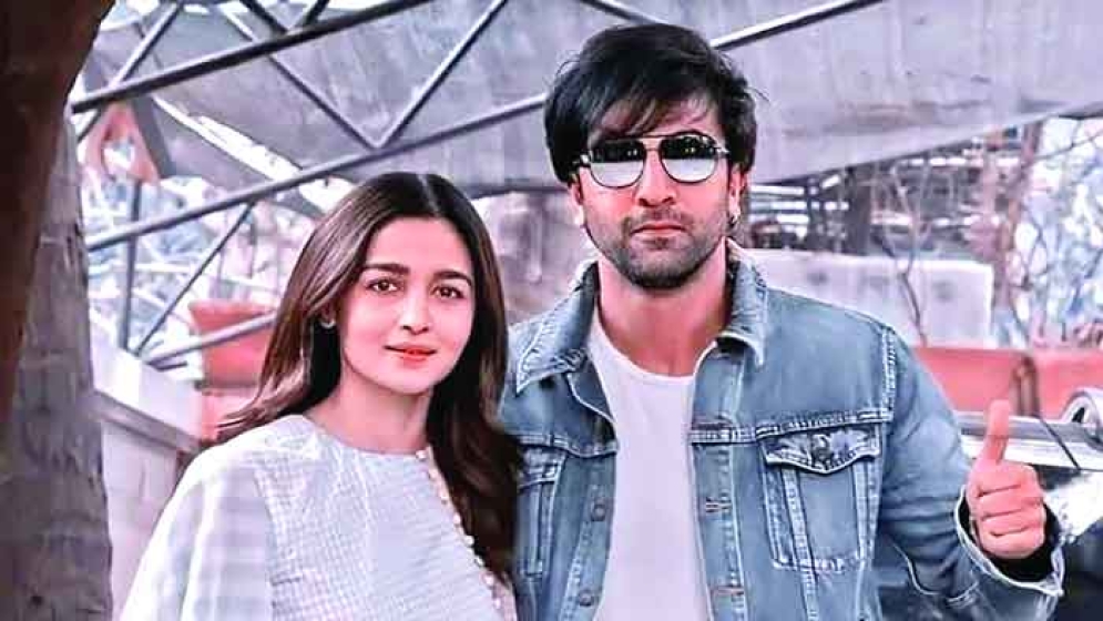 দীপাবলিতে নতুন বাড়িতে উঠবেন আলিয়া-রণবীর