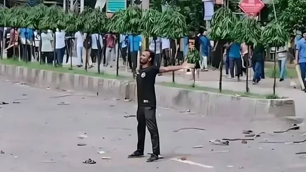 শিক্ষক নিবন্ধন পরীক্ষায় উত্তীর্ণ হলেন আবু সাঈদ