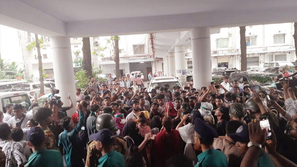 সচিবালয়ে ঢুকে বিক্ষোভ করা ২৬ জন ছাত্রলীগের সঙ্গে জড়িত