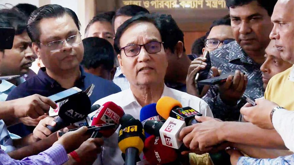 ডিসি নিয়োগে ব্যাপক ঘুস লেনদেনের খবর, পত্রিকার বিরুদ্ধে ব্যবস্থা