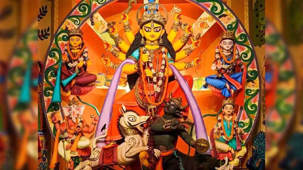 আজ মহা ষষ্ঠী, শুরু শারদীয় দুর্গোৎসব