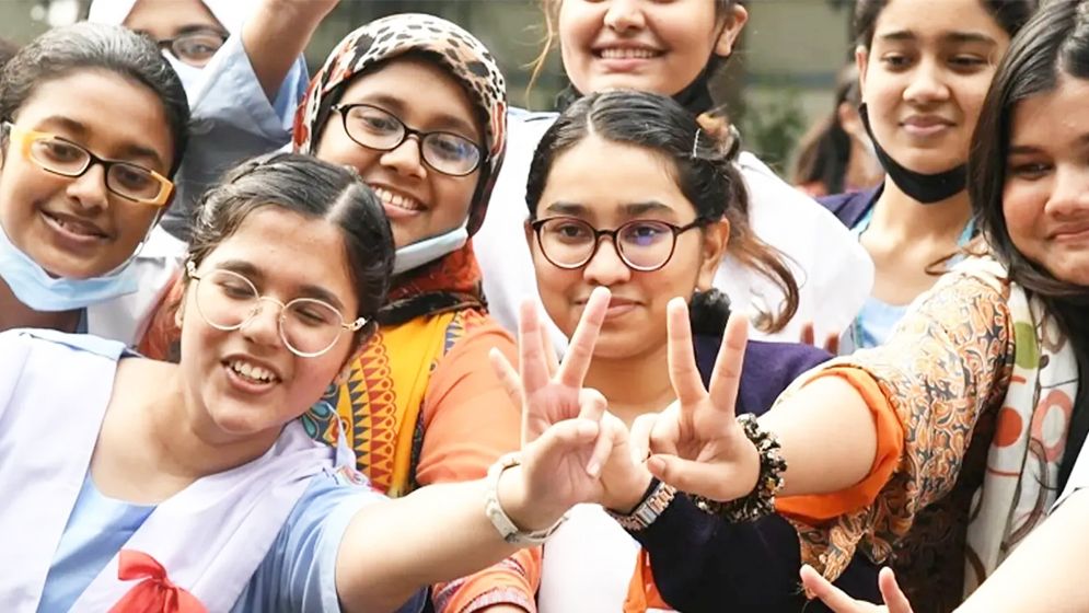 রাজশাহী শিক্ষাবোর্ডে জিপিএ ৫ প্রাপ্তিতে এগিয়ে মেয়েরা