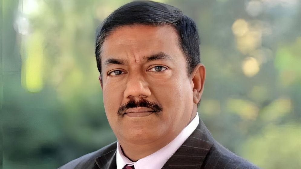 সাবেক মন্ত্রিপরিষদ সচিব কবির বিন আনোয়ারের ব্যাংক হিসাব তলব