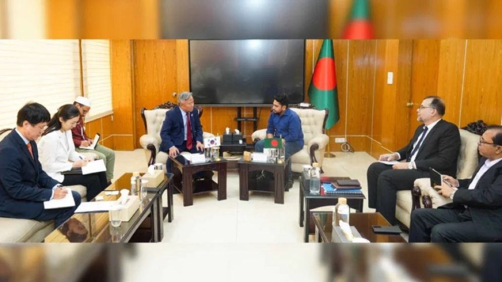 অন্তর্বর্তী সরকারের প্রধান লক্ষ্য কি, জানালেন তথ্য উপদেষ্টা