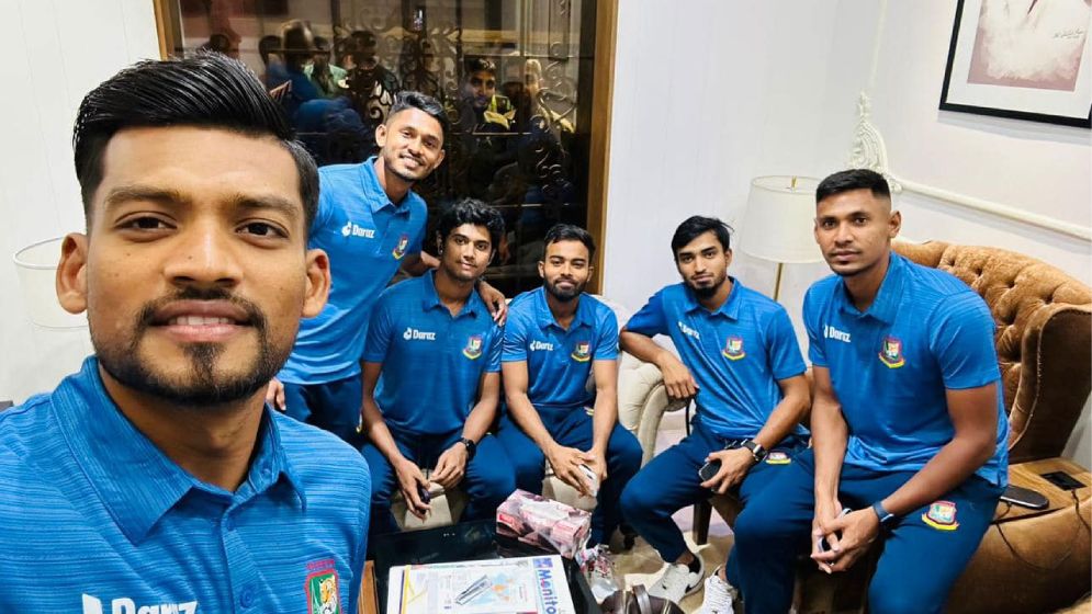 গোয়ালিয়রে শান্তদের সম্মানে যুবরাজের নৈশভোজ