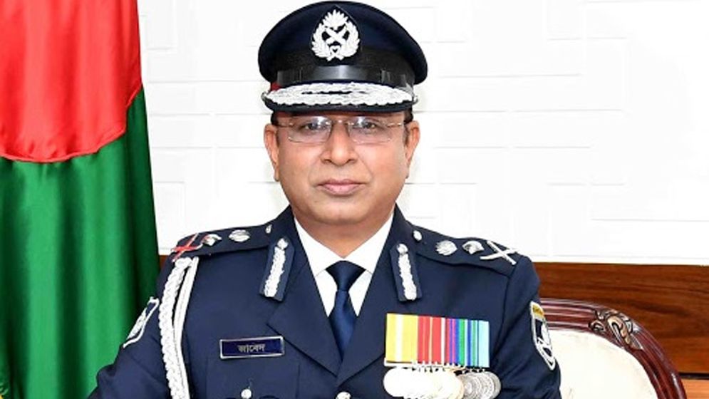 এবার পালালেন সাবেক আইজিপি জাবেদ পাটোয়ারী!