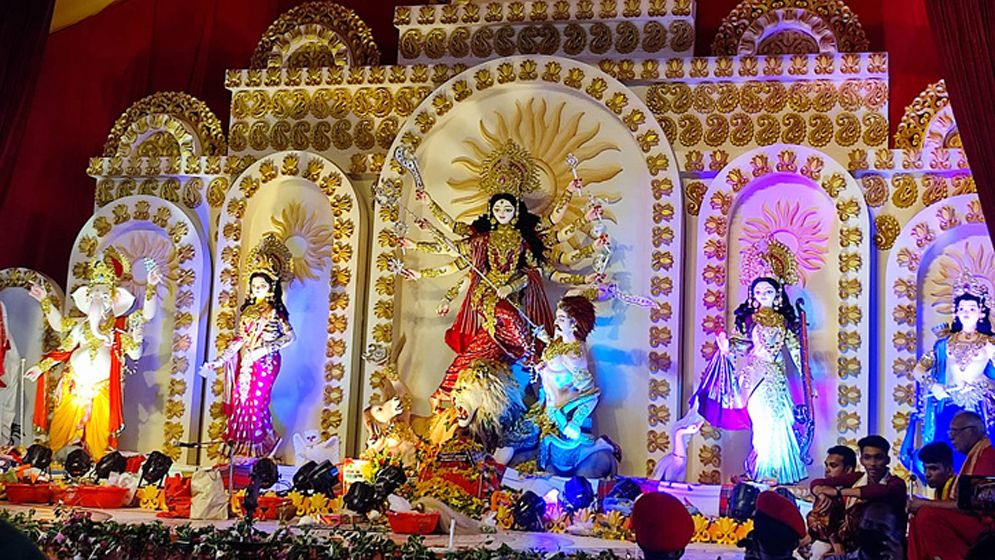 দুর্গোৎসবে মহানবমী আজ