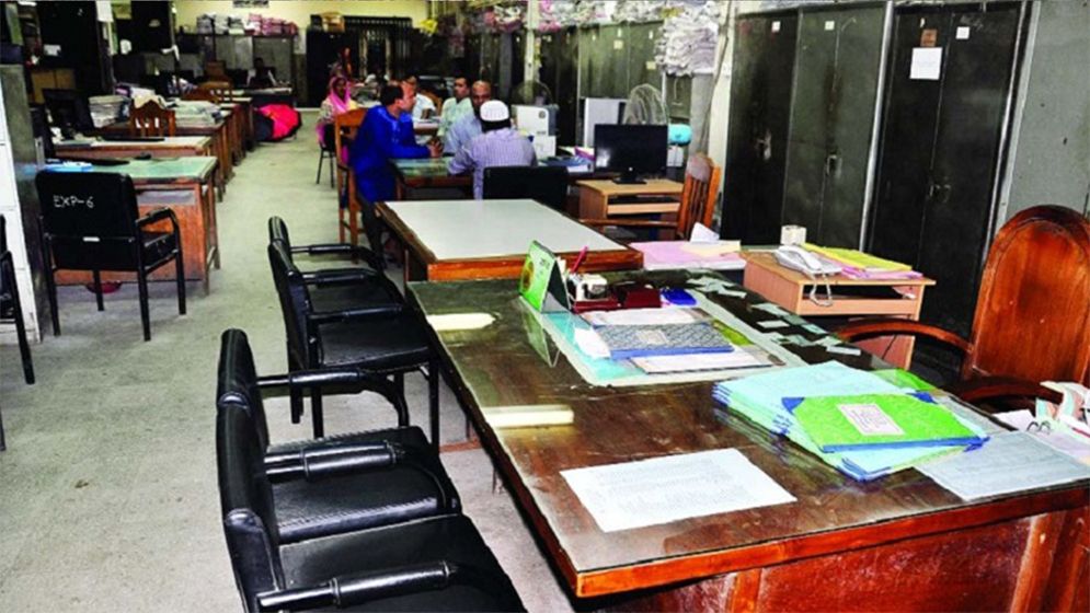 পূজার ছুটি বাড়ল একদিন