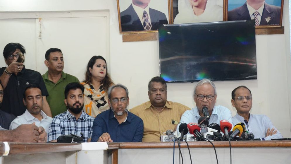 ডেঙ্গু মোকাবেলায় সরকারকে বড় উদ্যোগ নিতে হবে