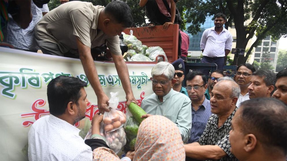 সূলভ মূল্যে ভোক্তা পাবে ১০ কৃষি পণ্য: বাণিজ্য উপদেষ্টা