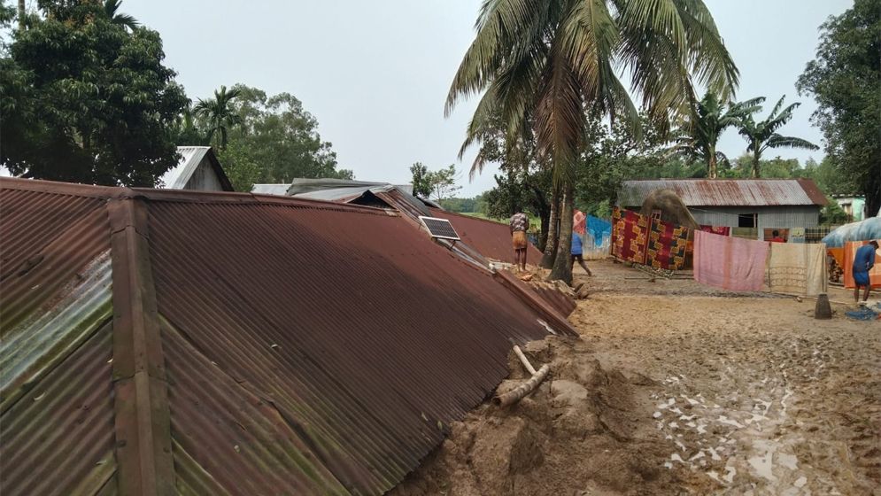 শেরপুরে ধীর গতিতে বন্যা পরিস্থিতির উন্নতি, দুর্ভোগে লাখো মানুষ