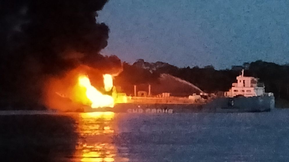 জাহাজে বিস্ফোরণের সময় সমুদ্রে লাফ, নাবিকের মৃত্যু