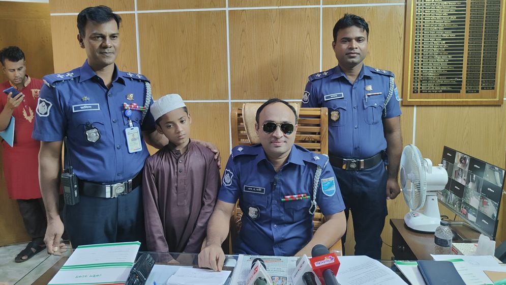 সোনারগাঁওয়ে অপহৃত মাদ্রাসা ছাত্রকে উদ্ধার, গ্রেপ্তার ৩