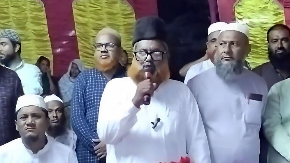 পূজামণ্ডপে গীতা পাঠের ব্যাখ্যা দিলেন জামায়াত নেতা