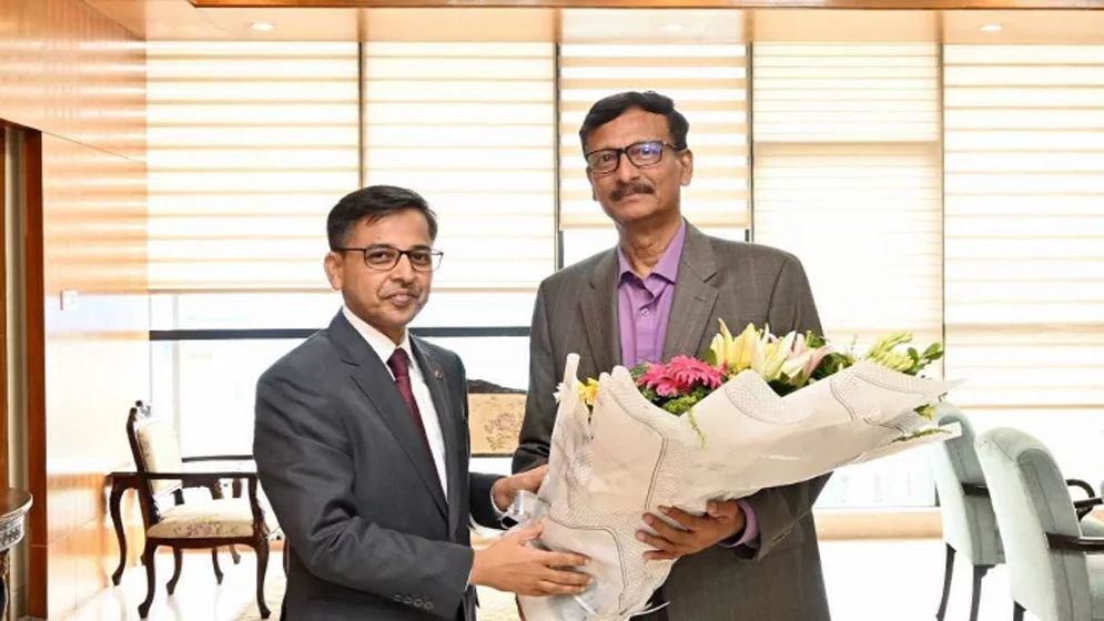 ভারতীয় হাইকমিশনারের সঙ্গে পররাষ্ট্র উপদেষ্টার বৈঠক, ভিসা নিয়ে আলোচনা