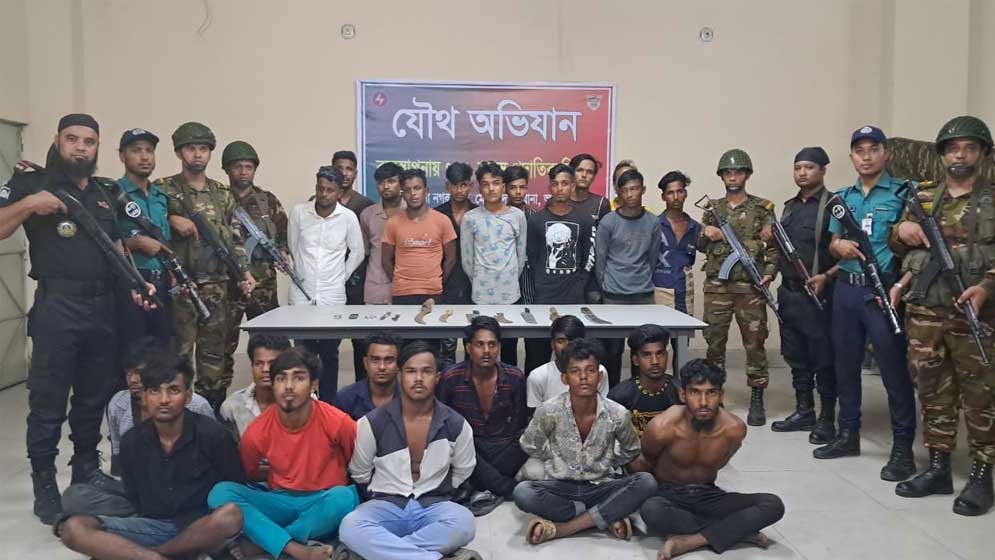 মোহাম্মদপুরে যৌথ বাহিনীর অভিযান, আটক ৪৫