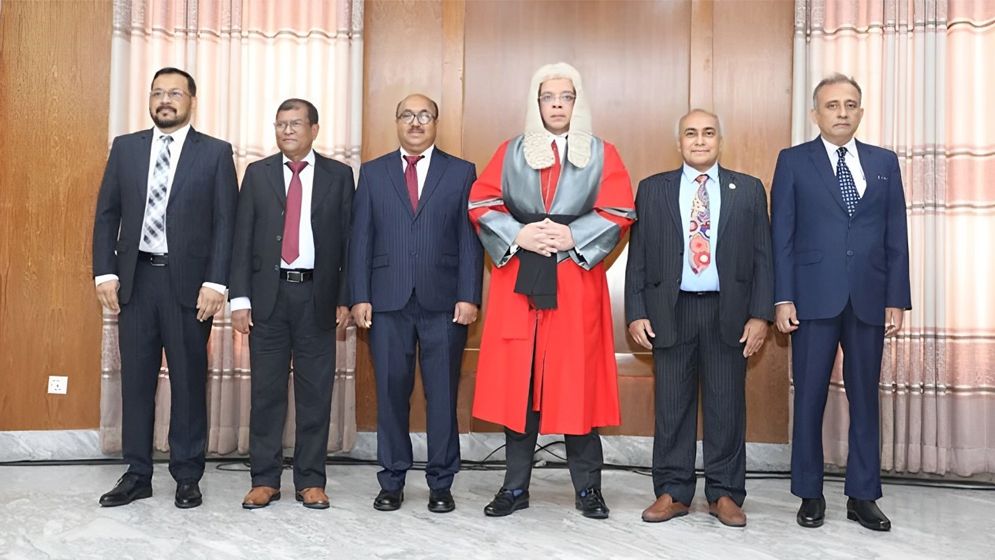 শপথ নিলেন পিএসসির নতুন চেয়ারম্যান ও ৪ সদস্য