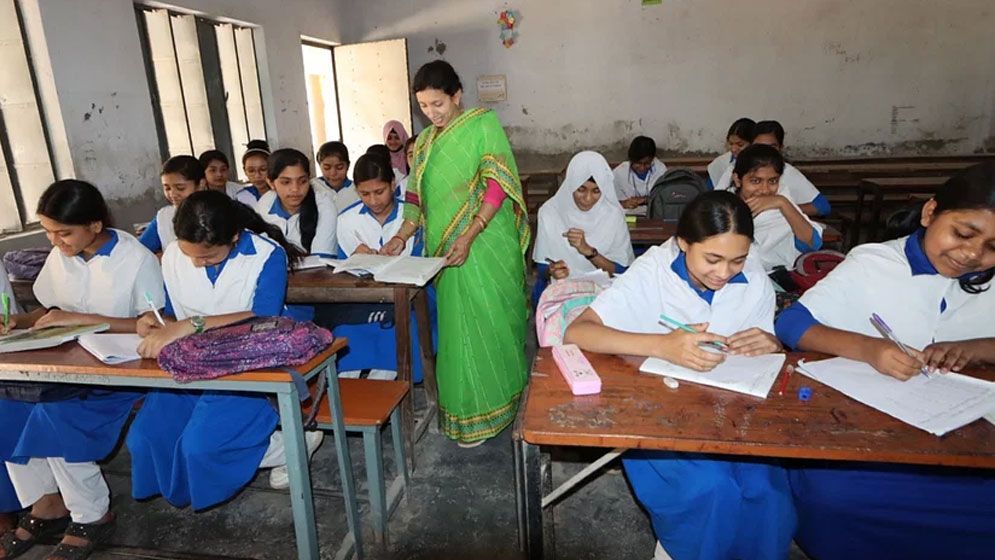 প্রাথমিক শিক্ষকদের প্রশিক্ষণে ৫০০ কোটি টাকা অনুদান দিচ্ছে বিশ্বব্যাংক