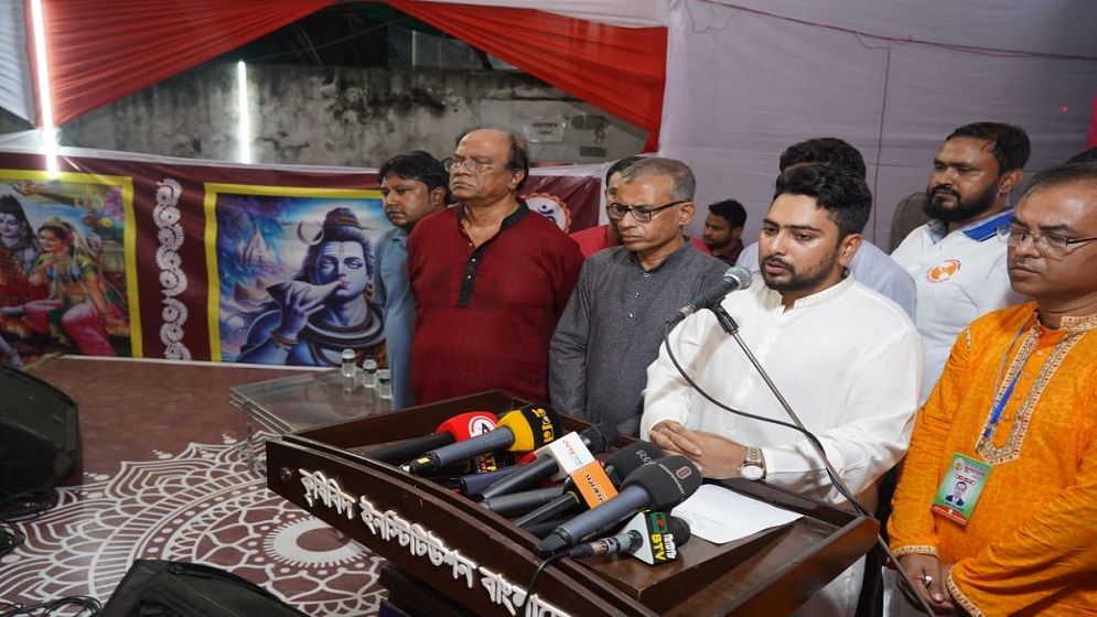 কোথায় আমাদের থামতে হবে সেটা বুঝা উচিত: তথ্য উপদেষ্টা