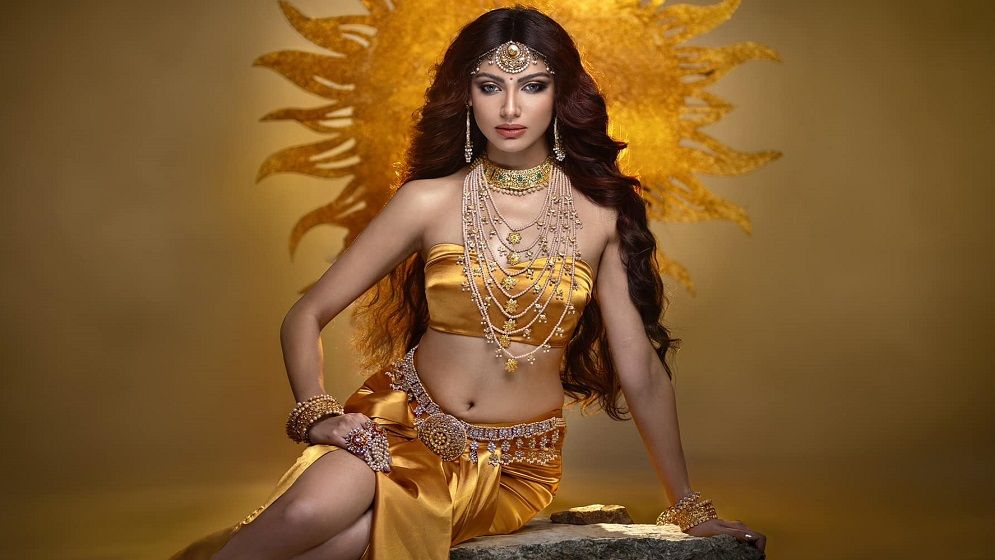 খোলামেলা ছবি নিয়ে মুখ খুললেন জেসিয়া