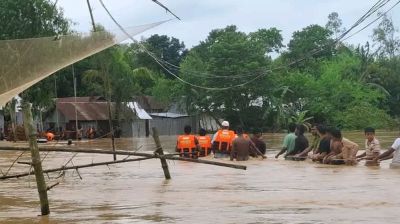 পাহাড়ি ঢলে ১৮ ইউনিয়ন প্লাবিত, হাজার হাজার মানুষ পানিবন্দি, ফসলের ক্ষতি