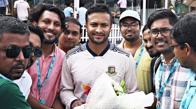 ভারতে সাকিবকে বিশেষ সম্মাননা জানালেন বাংলাদেশি সাংবাদিকরা