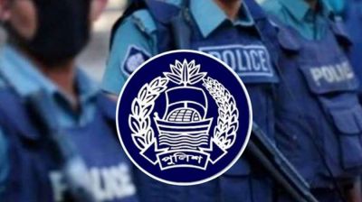 ৩ পুলিশ কর্মকর্তা গ্রেপ্তার