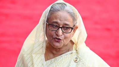 ‘ব্যাংক থেকে ২ লাখ কোটি টাকা লুট করেছে শেখ হাসিনার দোসর ধনকুবেররা’