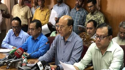 বিক্ষোভ-অবরোধের মুখে পদত্যাগের ঘোষণা ঢাকা শিক্ষা বোর্ডের চেয়ারম্যানের