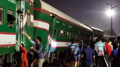 দেরিতে ছাড়ছে ট্রেন, দুর্ভোগে যাত্রীরা