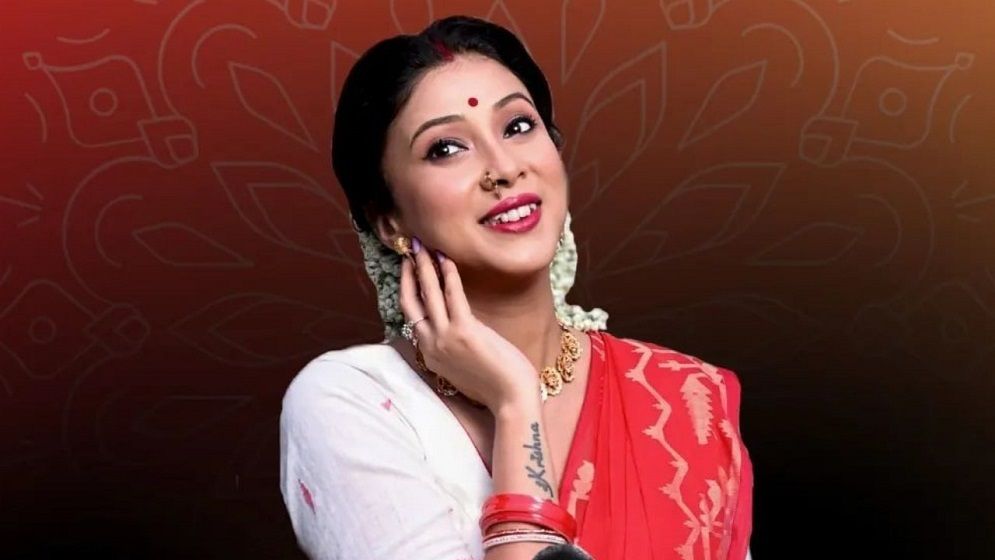 অনুষ্ঠানের মাঝে গায়িকার হুমকি