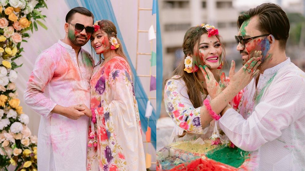 স্বামীর সঙ্গে বিয়েতে রঙ খেলায় মাতলেন শিলা