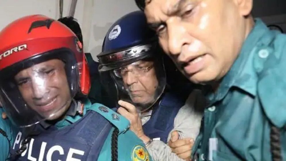 ঢালাও মামলা নিয়ে বিতর্ক তুঙ্গে, অন্তর্বর্তী সরকারের পদক্ষেপ কী?