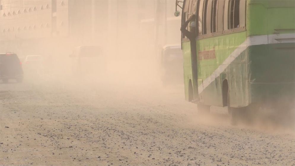 ঢাকার বাতাসে ‘দুঃসংবাদ’