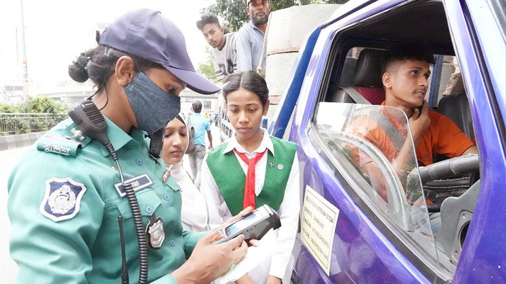 ট্রাফিক আইন লঙ্ঘন, ডিএমপির ১৯৯৩ মামলা