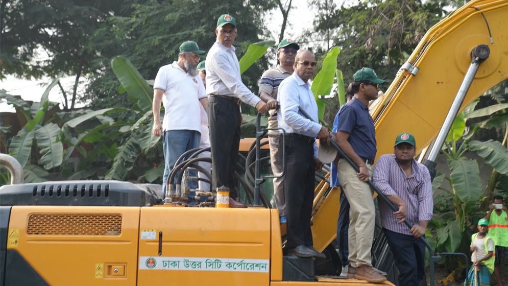 খালে ময়লা না ফেলার আহ্বান ডিএনসিসির প্রশাসকের