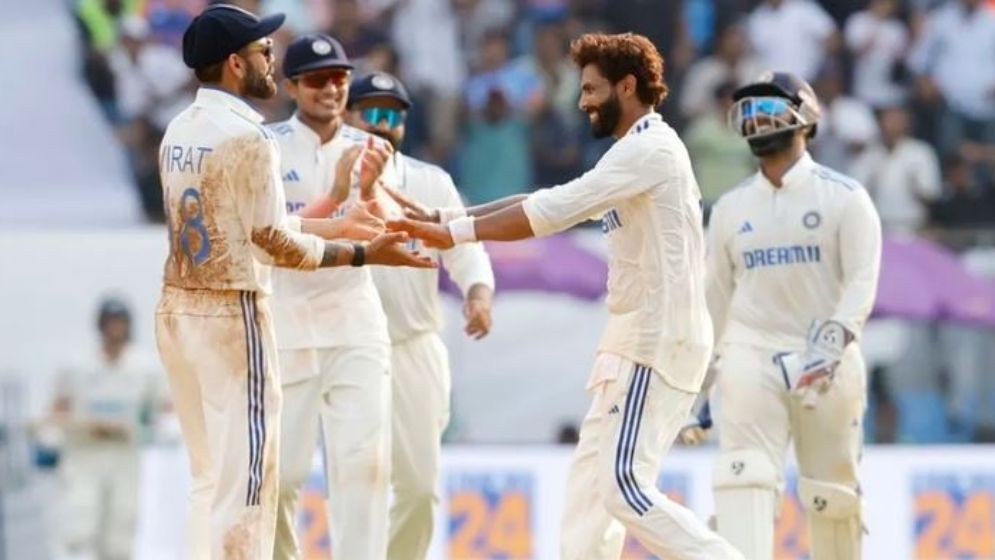 ভারতের হাতে ওয়াংখেড়ে টেস্টের নিয়ন্ত্রণ