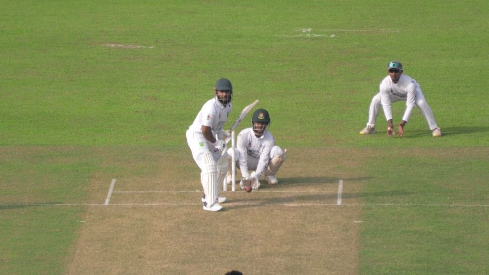 এনামুল-ইমরুলের ব্যাটে খুলনার বড় জয়