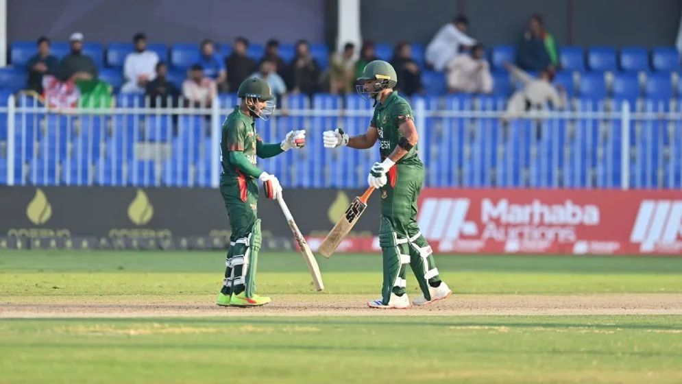 ২৯ বছরের রেকর্ড ভাঙলেন মাহমুদউল্লাহ-মিরাজ
