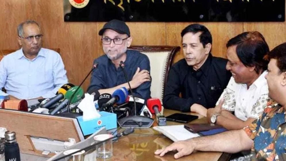 নতুন বাংলাদেশ নিয়ে সিনেমা নির্মাণের কথা জানালেন উপদেষ্টা ফারুকী